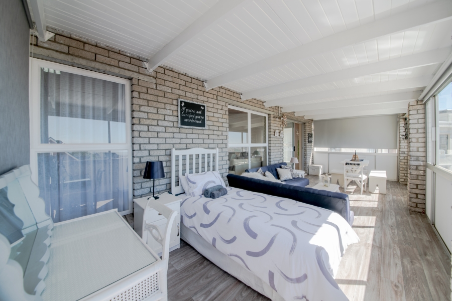 4 Bedroom Property for Sale in Pringle Bay Western Cape